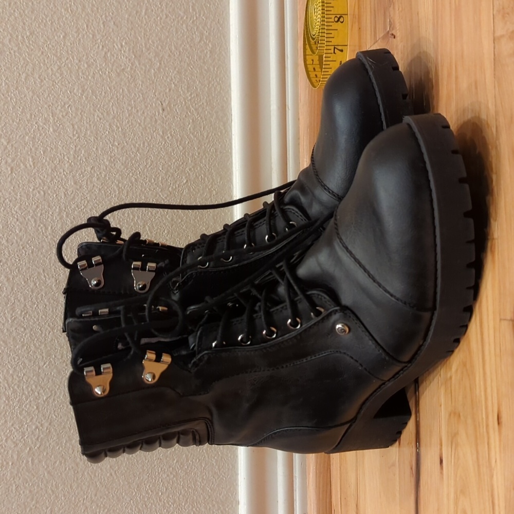 Guess Combat Boots